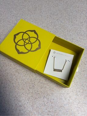 Kendra Scott Necklace - Gold